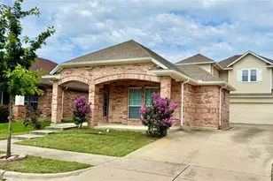 2639 Blackstone Dr, Grand Prairie, TX 75052 - Photo 3