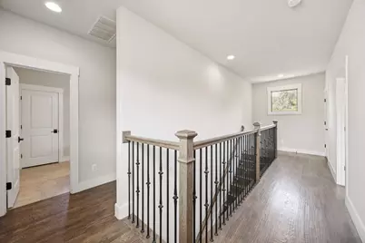 107 W Peach Street, Grapevine, TX 76051 - Photo 13