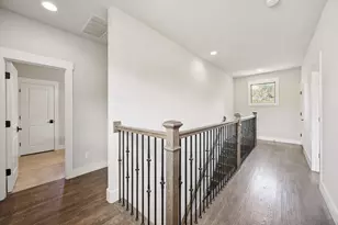 107 W Peach St, Grapevine, TX 76051 - Photo 13