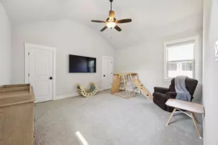 107 W Peach St, Grapevine, TX 76051 - Photo 15