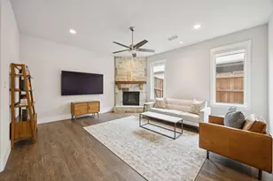 107 W Peach St, Grapevine, TX 76051 - Photo 3