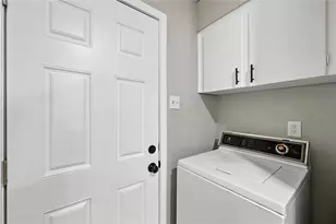 214 W Dorris Dr, Grand Prairie, TX 75051 - Photo 9