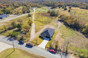 412 E Ball St, Tom Bean, TX 75491 - Photo 23