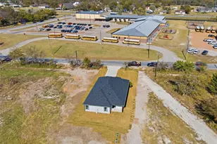 412 E Ball St, Tom Bean, TX 75491 - Photo 27