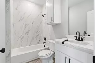 412 E Ball St, Tom Bean, TX 75491 - Photo 11