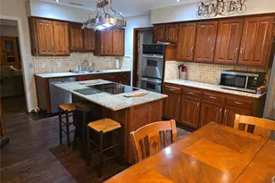 2008 Iron Horse Ct, Arlington, TX 76017 - Photo 11