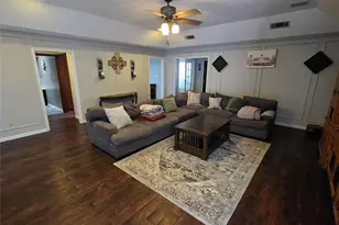 2008 Iron Horse Ct, Arlington, TX 76017 - Photo 9