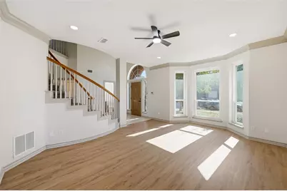 2705 Redstone Drive, Arlington, TX 76001 - Photo 7