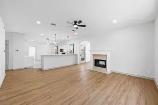 2705 Redstone Dr, Arlington, TX 76001 - Photo 13