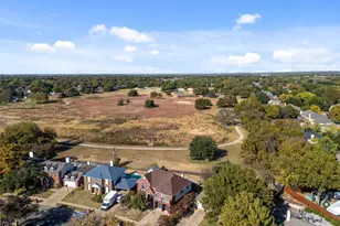 2705 Redstone Dr, Arlington, TX 76001 - Photo 35