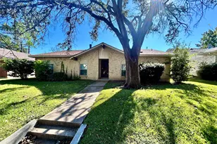 705 Edelweiss Dr, Grand Prairie, TX 75052 - Photo 1