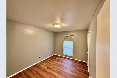 705 Edelweiss Drive, Grand Prairie, TX 75052 - Photo 9