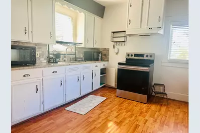 735 N Robinson Street, Cleburne, TX 76031 - Photo 15