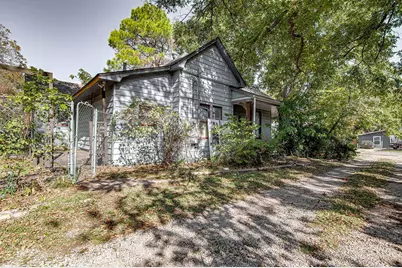 735 N Robinson Street, Cleburne, TX 76031 - Photo 7