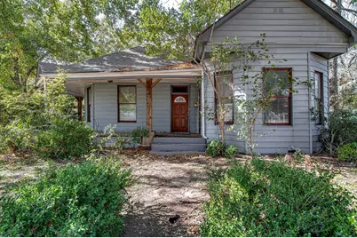 735 N Robinson Street, Cleburne, TX 76031 - Photo 1