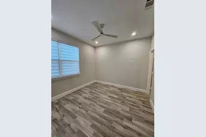 2311 Benbrook Drive, Fort Worth, TX 76110 - Photo 9