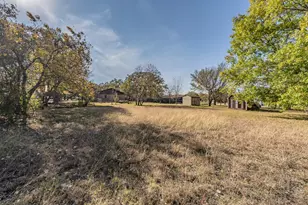 412 Oakview Dr, Springtown, TX 76082 - Photo 31