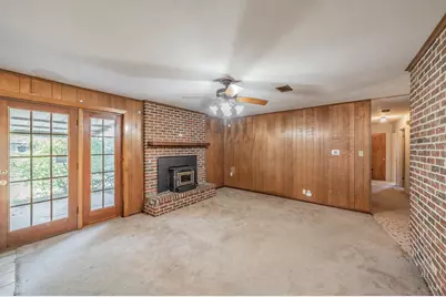 412 Oakview Drive, Springtown, TX 76082 - Photo 9