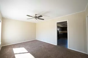 1605 Maple Dr, Garland, TX 75042 - Photo 5