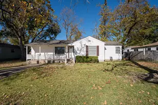 1605 Maple Dr, Garland, TX 75042 - Photo 3