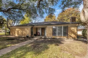 609 Kingsbridge Dr, Garland, TX 75040 - Photo 3