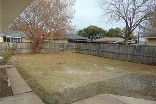 871 Magnolia Ln, Lancaster, TX 75146 - Photo 7