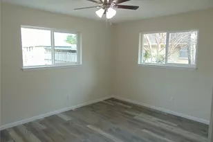 871 Magnolia Ln, Lancaster, TX 75146 - Photo 19