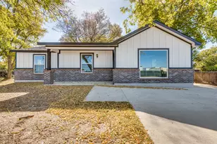 5728 Wilkes Dr, Fort Worth, TX 76119 - Photo 1