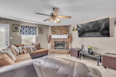 424 Heritage Drive, Crowley, TX 76036 - Photo 11