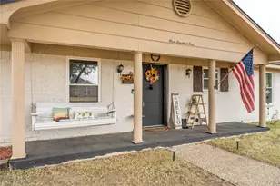 104 Sherry Lynn Dr, China Spring, TX 76633 - Photo 5