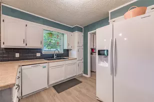 104 Sherry Lynn Dr, China Spring, TX 76633 - Photo 11