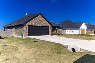 250 Poinsetta Dr, Palmer, TX 75152 - Photo 3
