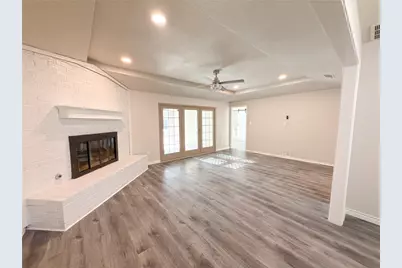 1912 E Branch Hollow Drive, Carrollton, TX 75007 - Photo 7