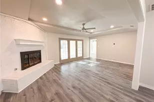 1912 E Branch Hollow Dr, Carrollton, TX 75007 - Photo 7