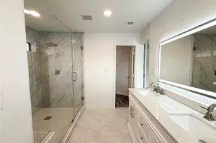 1912 E Branch Hollow Dr, Carrollton, TX 75007 - Photo 21