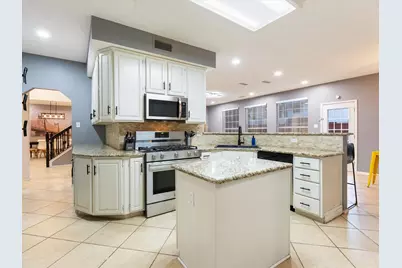 4501 Westbriar Lane, Grand Prairie, TX 75052 - Photo 9