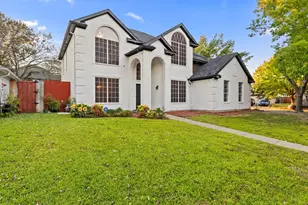 4501 Westbriar Ln, Grand Prairie, TX 75052 - Photo 3