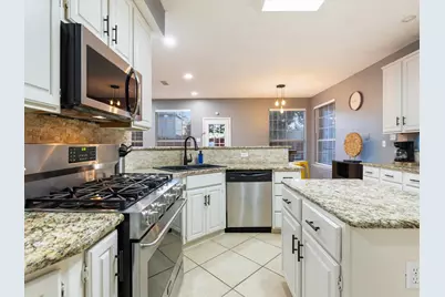 4501 Westbriar Lane, Grand Prairie, TX 75052 - Photo 11