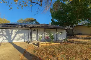 920 Crockett St, Midlothian, TX 76065 - Photo 1