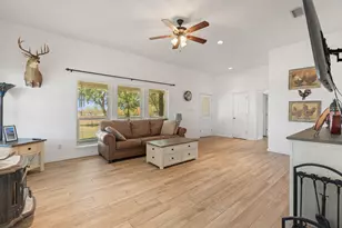 1013 Highland Rd, Cleburne, TX 76033 - Photo 7