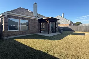 920 Chestnut Ave, Burleson, TX 76028 - Photo 3