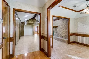 928 Old Mill Cir, Irving, TX 75061 - Photo 5