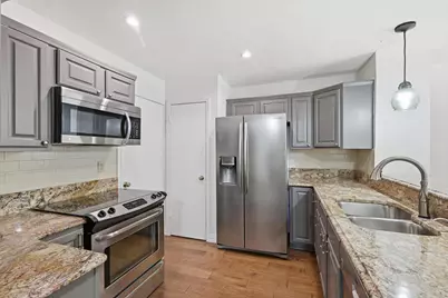 708 Creekwood Drive, Lewisville, TX 75067 - Photo 23