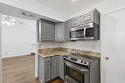 708 Creekwood Drive, Lewisville, TX 75067 - Photo 21