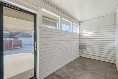 708 Creekwood Drive, Lewisville, TX 75067 - Photo 37