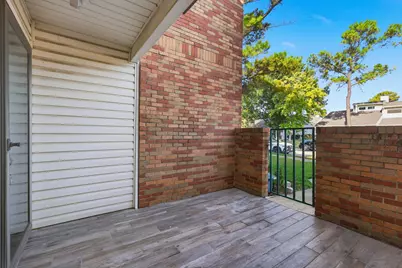 708 Creekwood Drive, Lewisville, TX 75067 - Photo 11