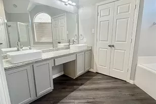 5729 Christy Ln, Haltom City, TX 76137 - Photo 11