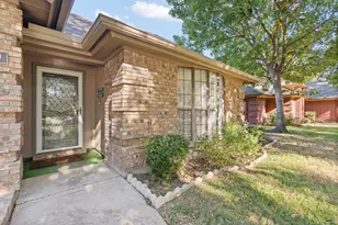 149 Sandlewood Ln, Burleson, TX 76028 - Photo 5