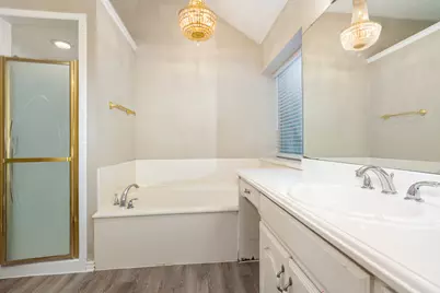 6315 Meadowmere Lane, Arlington, TX 76001 - Photo 15