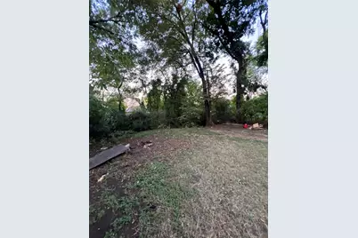 924 Sunnside Avenue, Cockrell Hill, TX 75211 - Photo 11